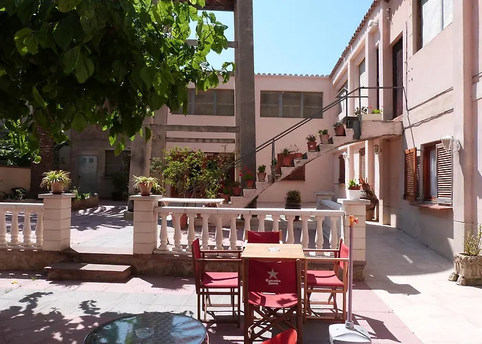 卡拉马德奥酒店 *