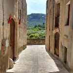 Ca L'amadeu Hotell *